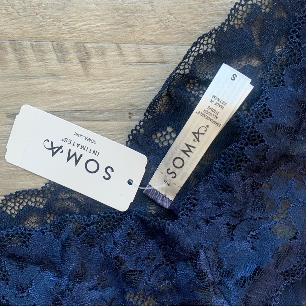 Soma 3 Embraceable Signature AOL Thong Lace Panty Navy Pink - Picture 6 of 10